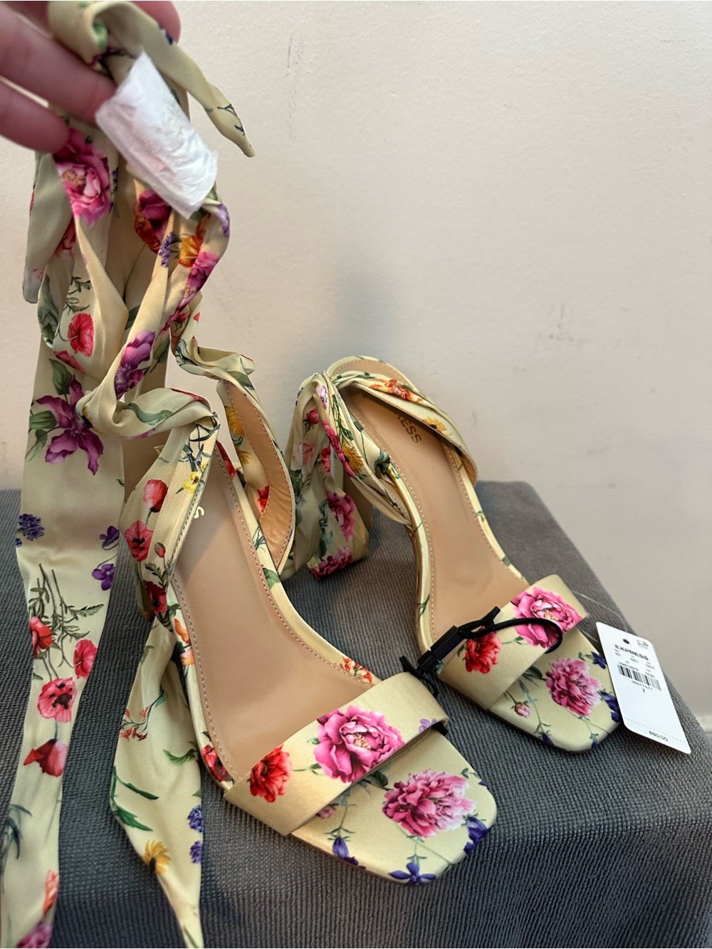 Express Floral Lace-Up Heeled Sandals in Pale Yellow with Multicolor Blooms